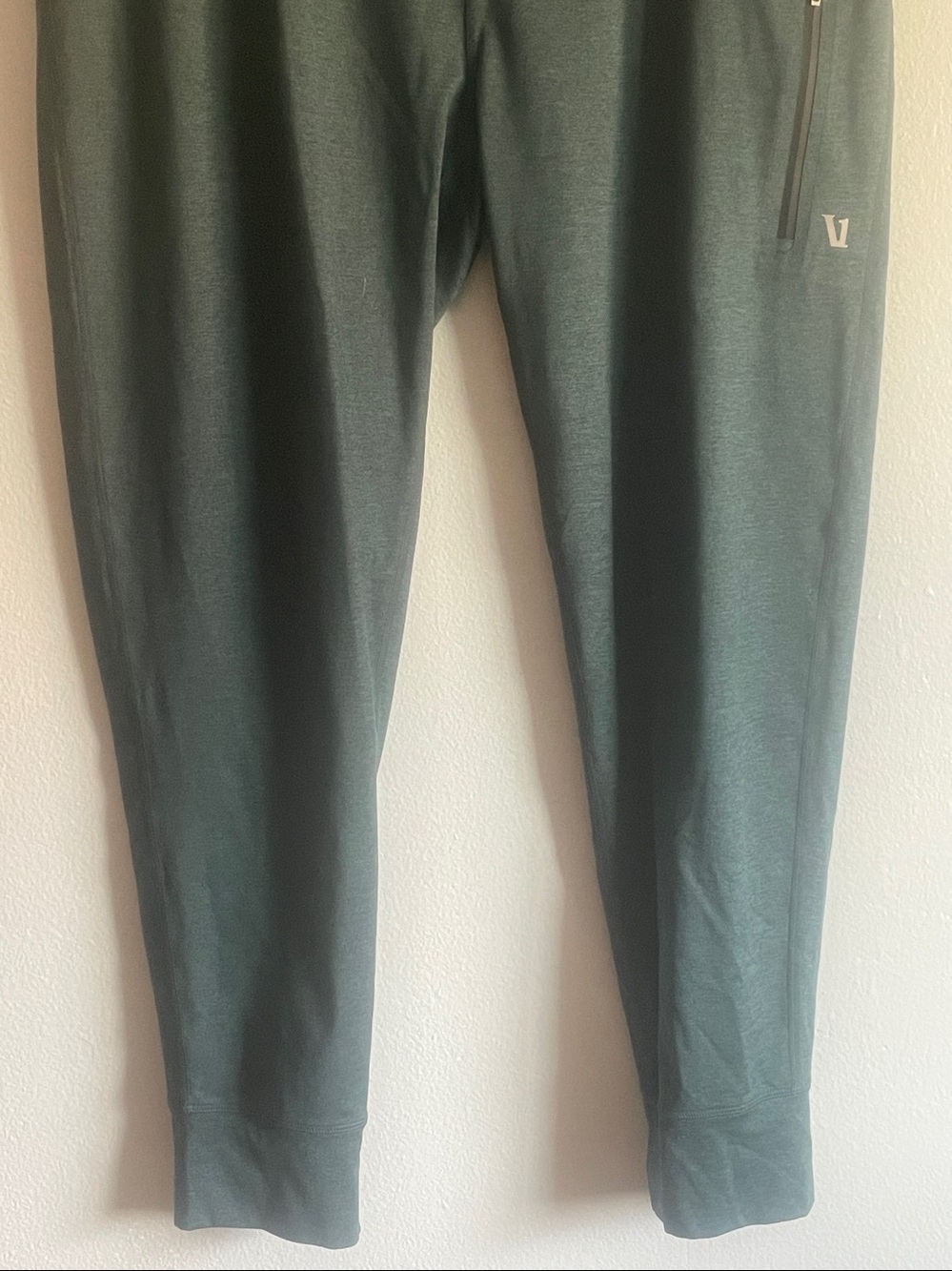 Vuori Men’s Sunday Performance Green Joggers Size XL - Picture 4 of 10
